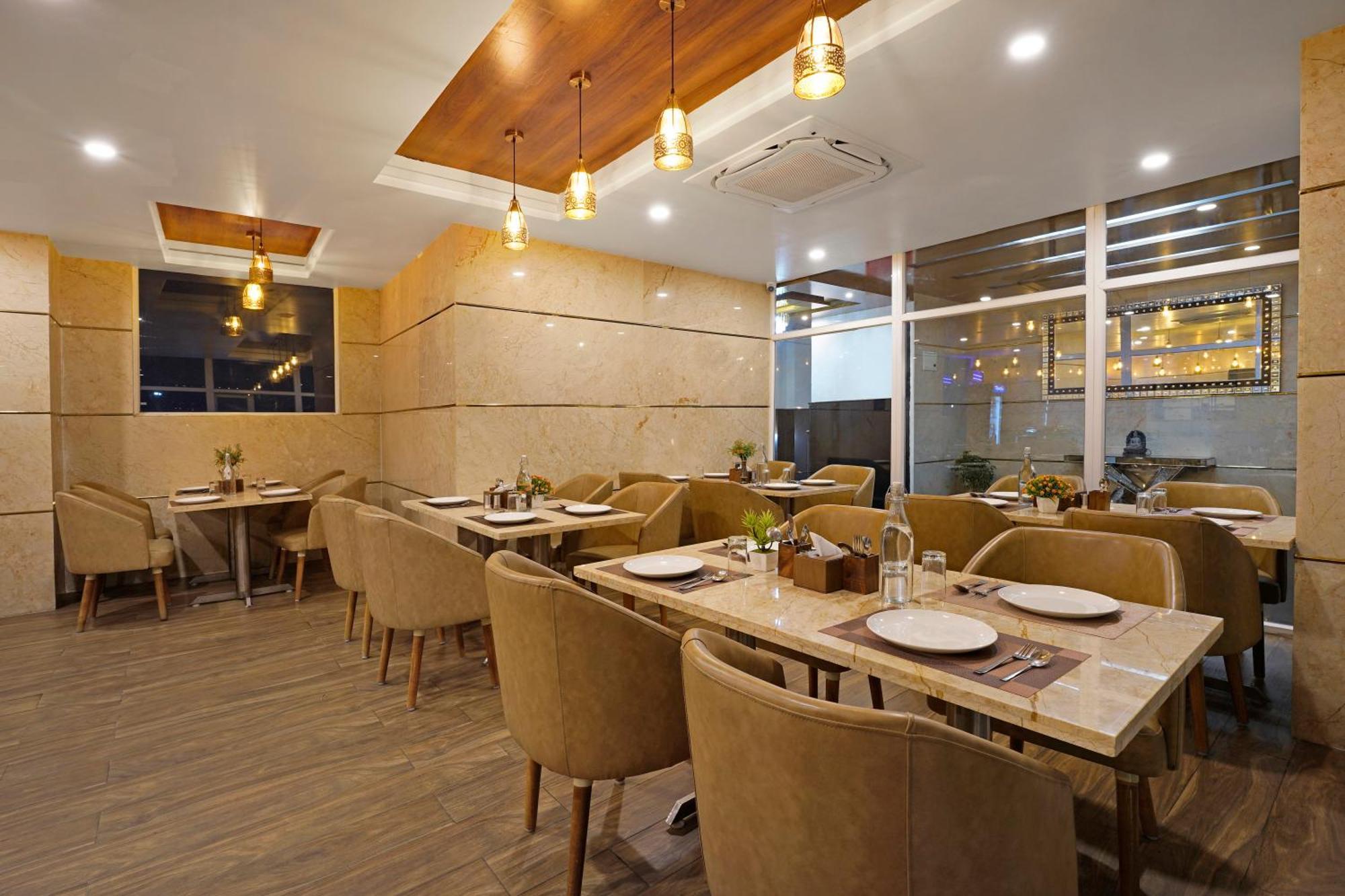 Kingston Hotel Bangalore Exterior foto