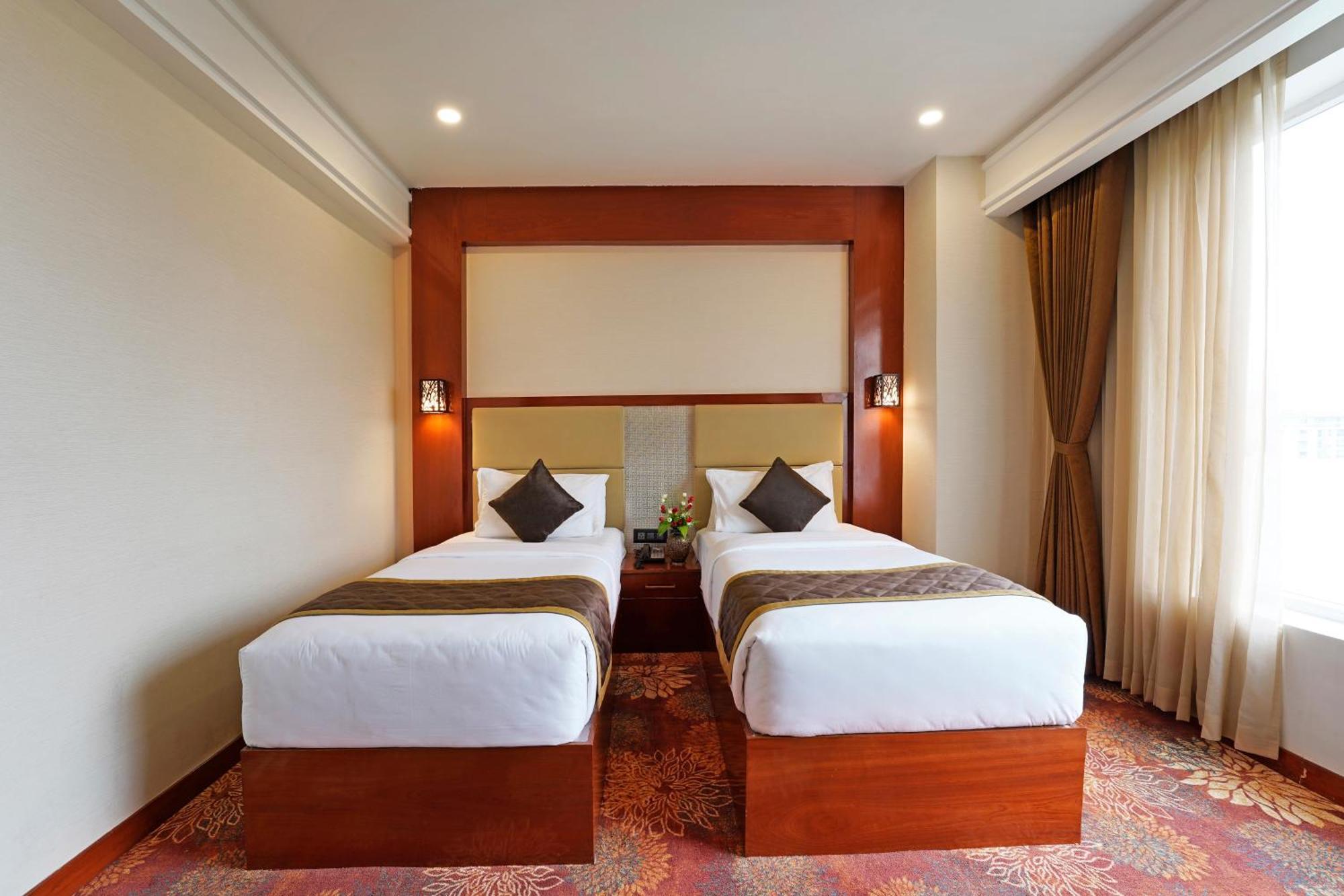 Kingston Hotel Bangalore Exterior foto